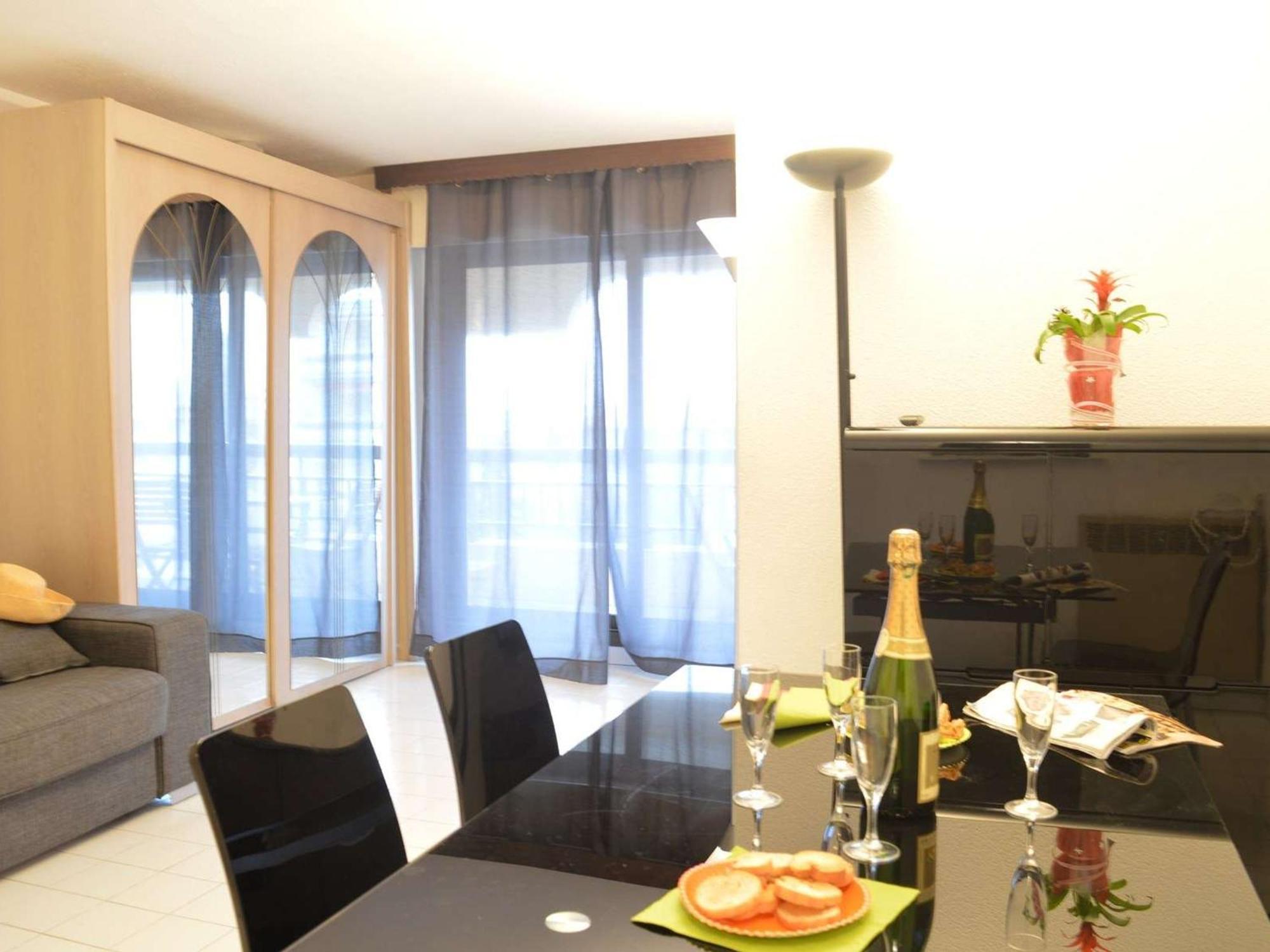 A 200m De Port Frejus, Plage, Commerces, Terrasse, 4 Couchages, Menage Inclus - Fr-1-226a-31 Apartment Fréjus