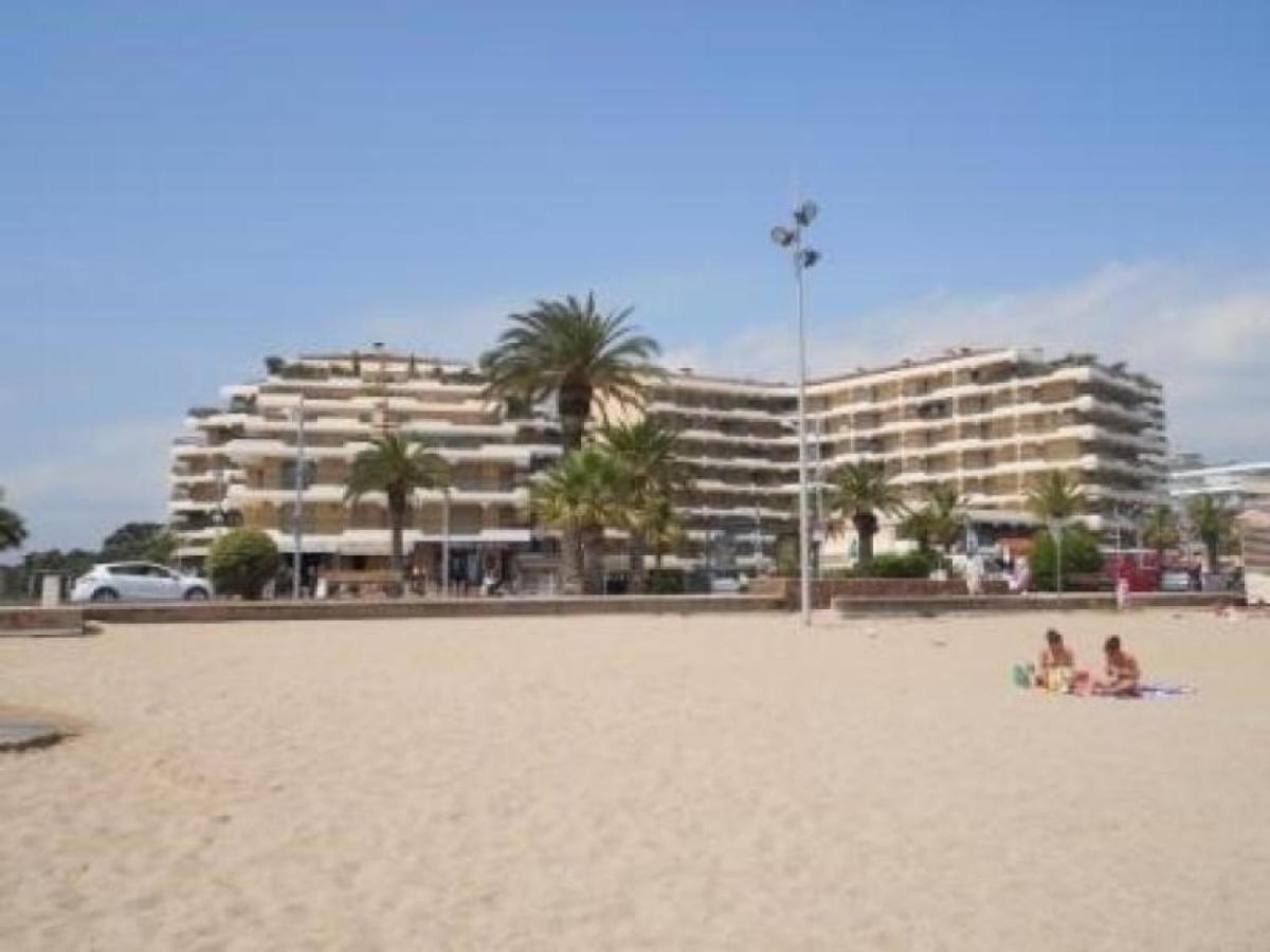 A 200m De Port Frejus, Plage, Commerces, Terrasse, 4 Couchages, Menage Inclus - Fr-1-226a-31 *